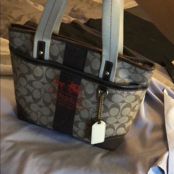 Coach hand bag - Picture 4 of 6